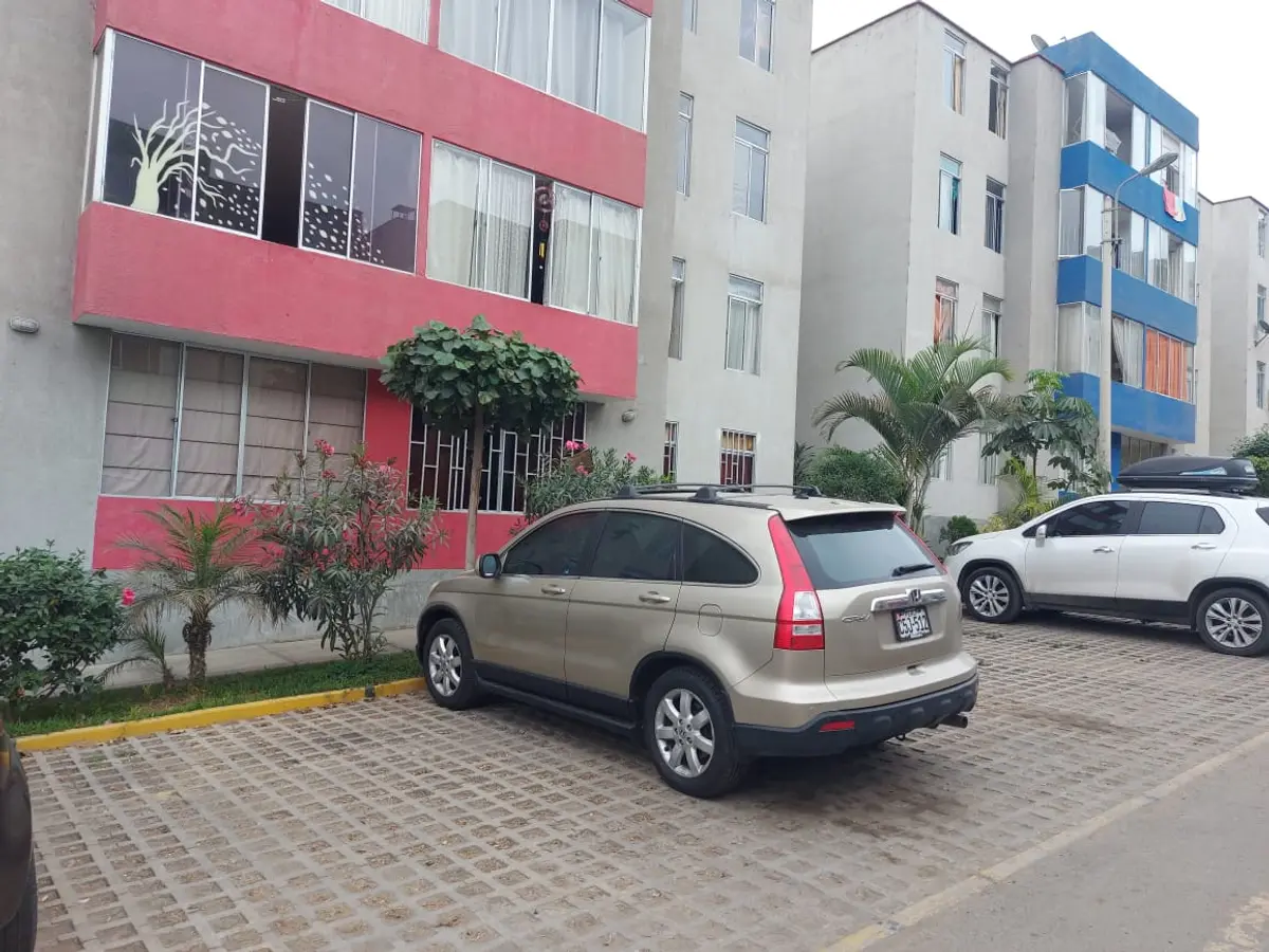 VENDO LINDO DPTO (2DO PISO) – LOS SAUCES