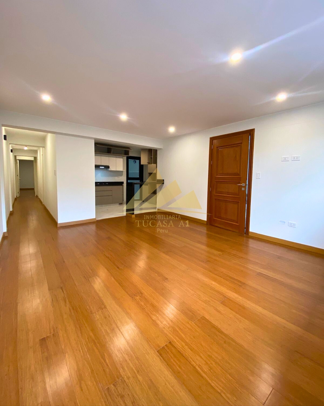 EXCLUSIVO DEPARTAMENTO DE ESTRENO EN 1ER PISO – URB. LA CASTELLANA, SURCO